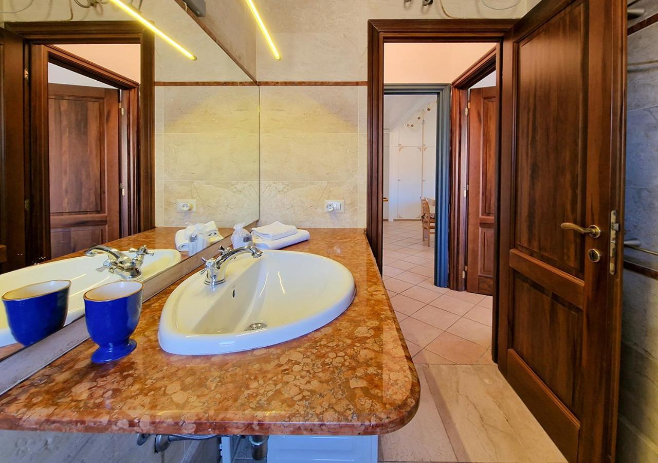 Murphy Holiday Home - Residenza Aldo Moro 02 Ла-Маддалена Экстерьер фото