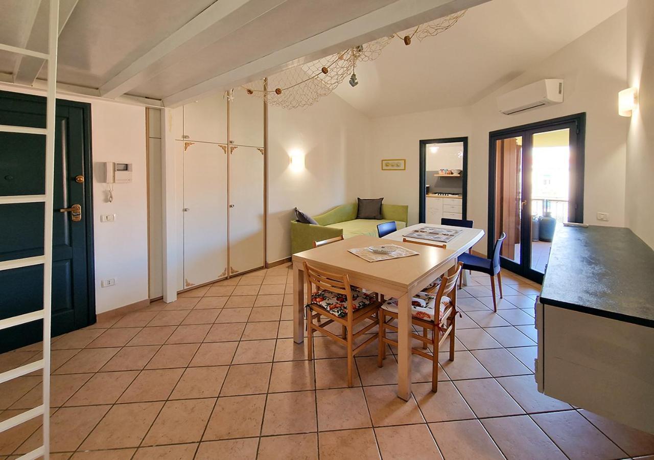 Murphy Holiday Home - Residenza Aldo Moro 02 Ла-Маддалена Экстерьер фото